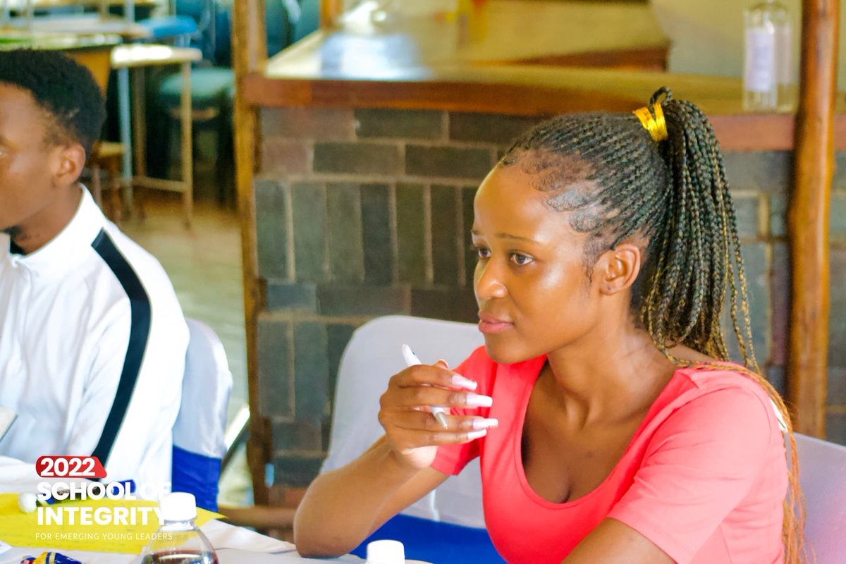 londy_dube's tweet photo. @TIZim_info engaging fresh minds in the massive fight against corruption #SOI2022 #FutureLeader #SOIFellowship #Playourpart https://t.co/A38xxbCMeN