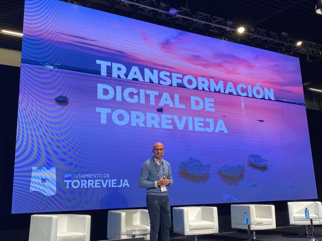 Inauguramos el #CongresoCNIS2022 con la experiencia de <a href="/ricrecuero/">Ricardo Recuero</a> de <a href="/TorreviejaAyto/">Ayuntamiento de Torrevieja</a> con el gran cambio en modernización y transformación digital de su entidad en los últimos años tras la implantación de <a href="/esgestiona/">GESTIONA</a>