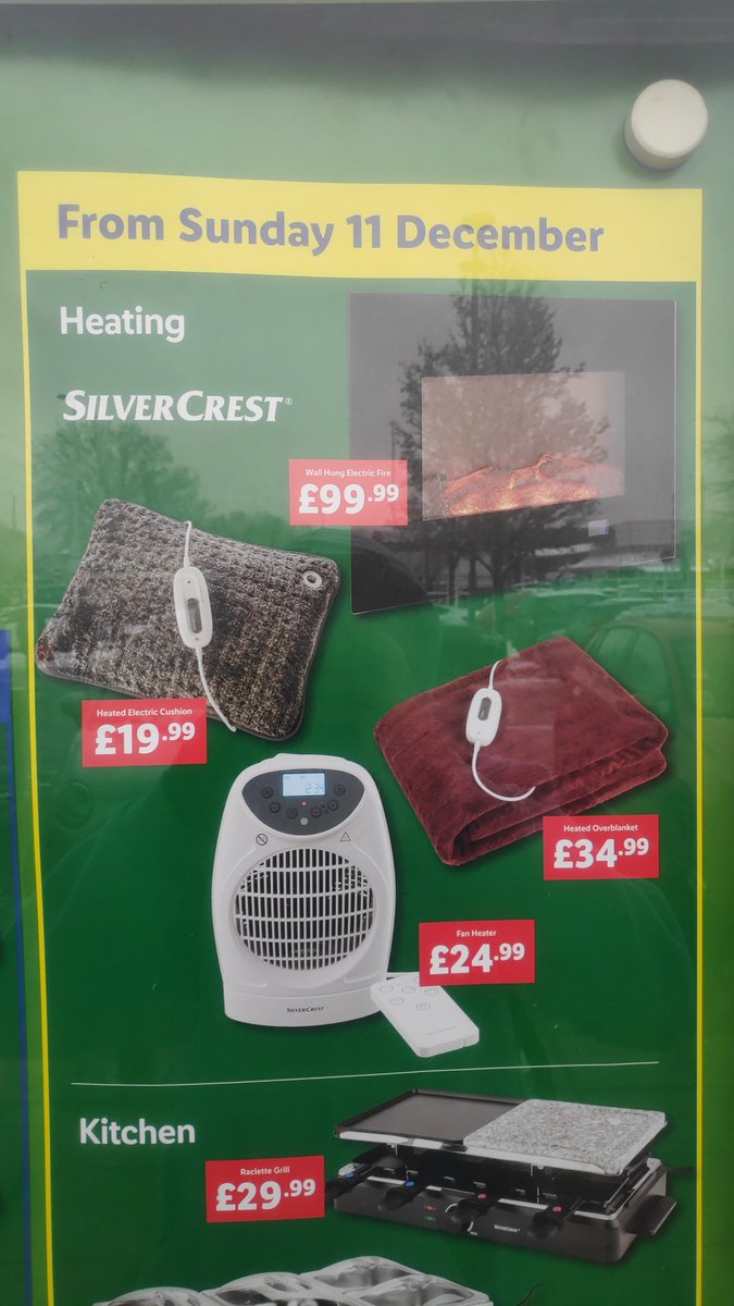 MouldyK's tweet photo. @LidlGB So is the Cushion no longer coming out? 🥺

Seems like it's vanished off your website and also the Blanket has as well, but you doing one for £29.99 later in the week. 😅 https://t.co/2CEq0FNhPE