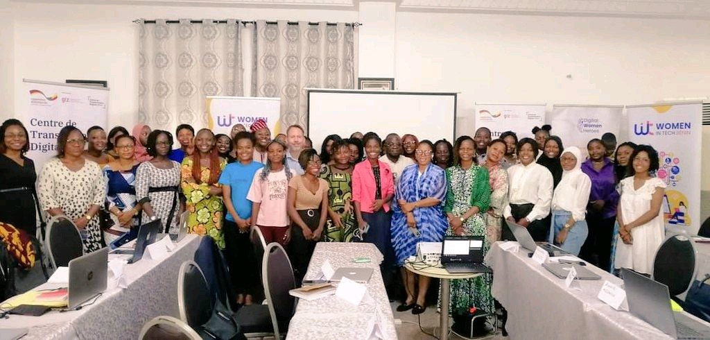 magnon__belinda's tweet photo. Il y a une semaine jour pour jour, je participais au bootcamp #shegrowth organisé par #womenintechbenin en partenariat avec #CTDgiz sur l'entrepreneuriat féminin dans le numérique ✨1️⃣👇🏼 https://t.co/LR6mlihI5t