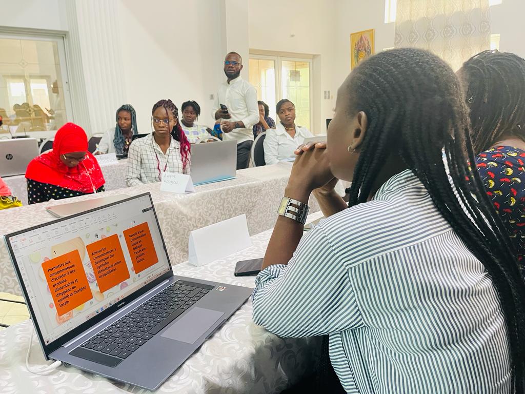 magnon__belinda's tweet photo. Il y a une semaine jour pour jour, je participais au bootcamp #shegrowth organisé par #womenintechbenin en partenariat avec #CTDgiz sur l'entrepreneuriat féminin dans le numérique ✨1️⃣👇🏼 https://t.co/LR6mlihI5t