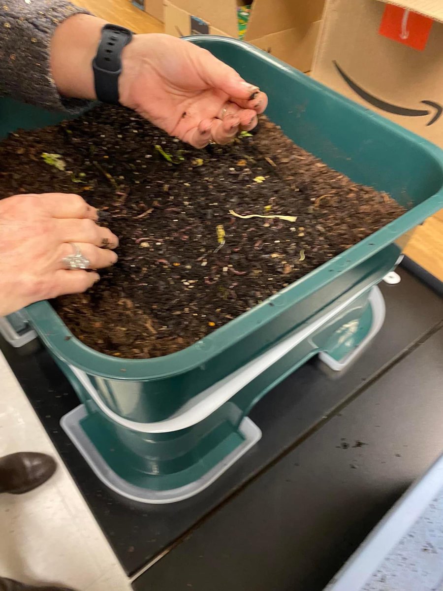 RES_Redbirds's tweet photo. Debbie Evans and Dixie Henderson, Master Gardeners, came to teach our Gardening Club more about composting with worms. Dixie even gave them some of her very worms! #RESGameChanger #STEMeducation https://t.co/91iIALOZTn