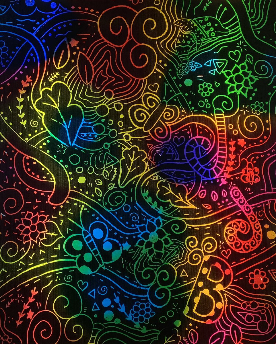 LovesArt tweet media