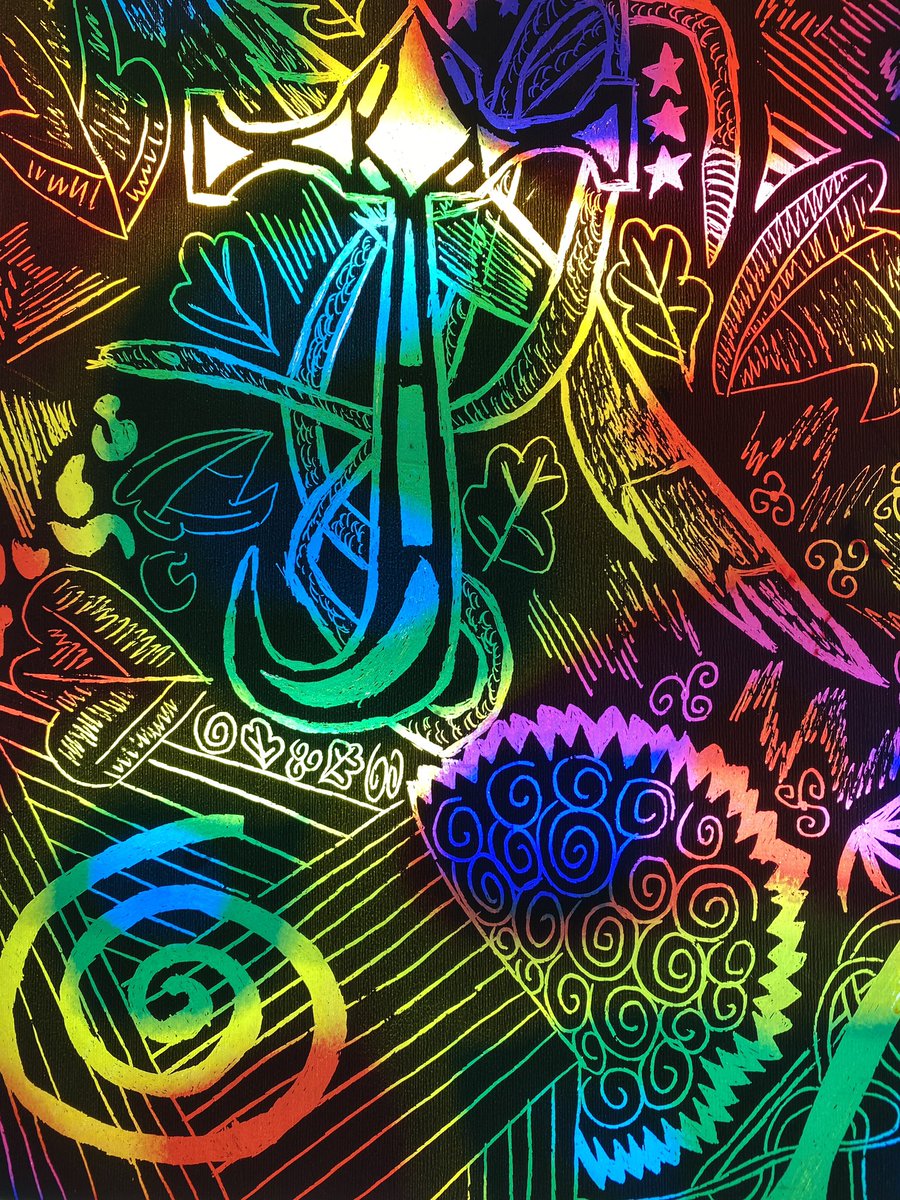 LovesArt tweet media