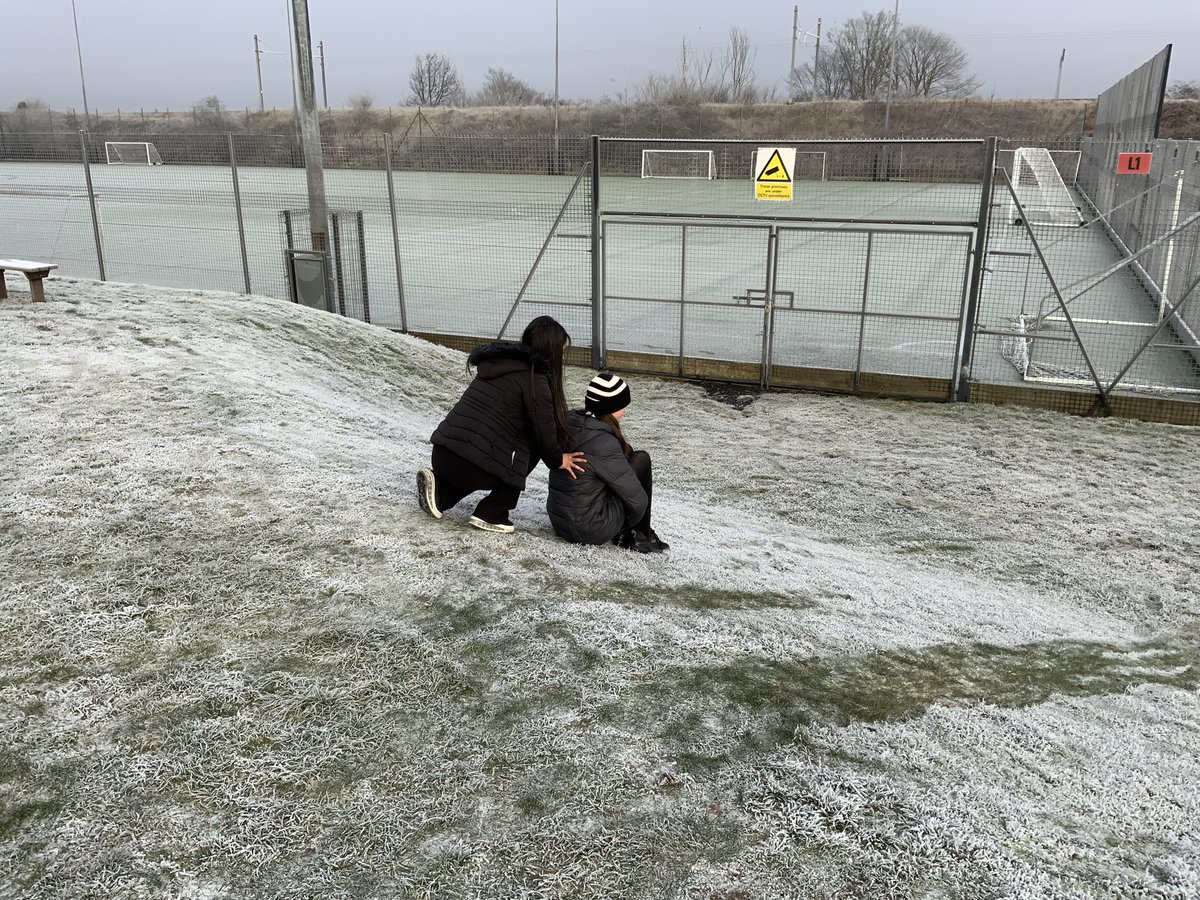 MrsMcCormick10's tweet photo. S3 are learning about the effects of music in film. A VERY quick trip to the FREEZING playing fields to film some clips 🥶☃️❄️ https://t.co/BgqAgMymeT