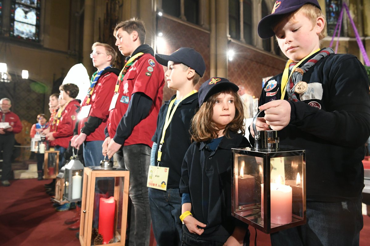 In Vienna, around 1,300 #Scouts and Guides participated in the #PeaceLight Ceremony 2022. Pfadfinder und Pfadfinderinnen Österreichs distributed it to more than 30 countries throughout Europe and the Americas as well.