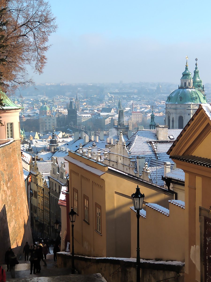jan6869's tweet photo. #WINTERHasComeOnceAgain #Prague https://t.co/O1sc9q160h