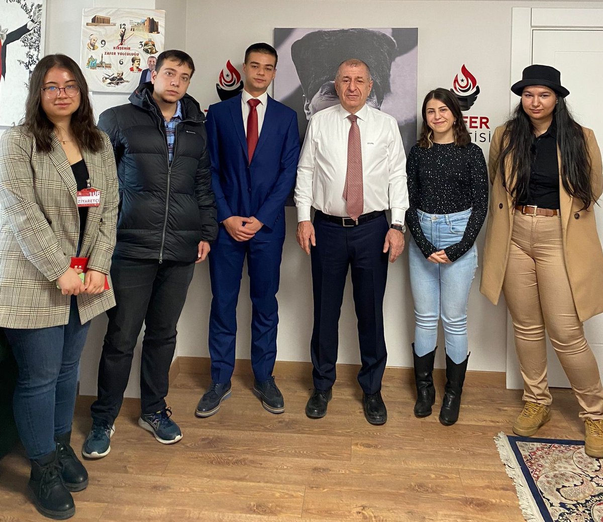Bilkent Üniversitesi Gazete Bilkent Politika Birimi öğrencileriyle Zafer Partisi Genel Merkezi'nde Türkiye'nin siyasi konuları hakkında sohbet ettik.