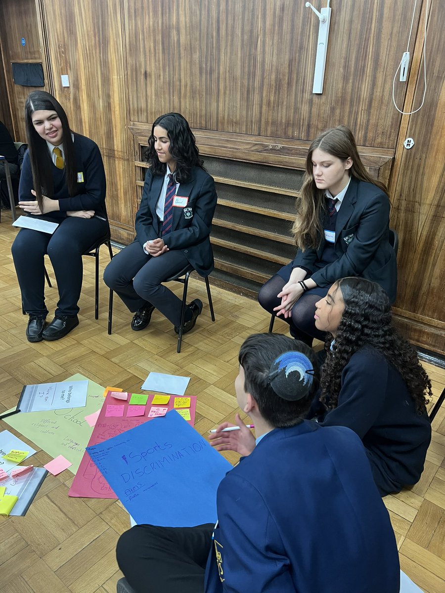 Who said the snow will stop us? Today 40 students are taking part in The Alan Senitt Upstanders Leadership Programme at @Copthall_School to explore how they can support communities and combat discrimination. ⛄️ ❄️