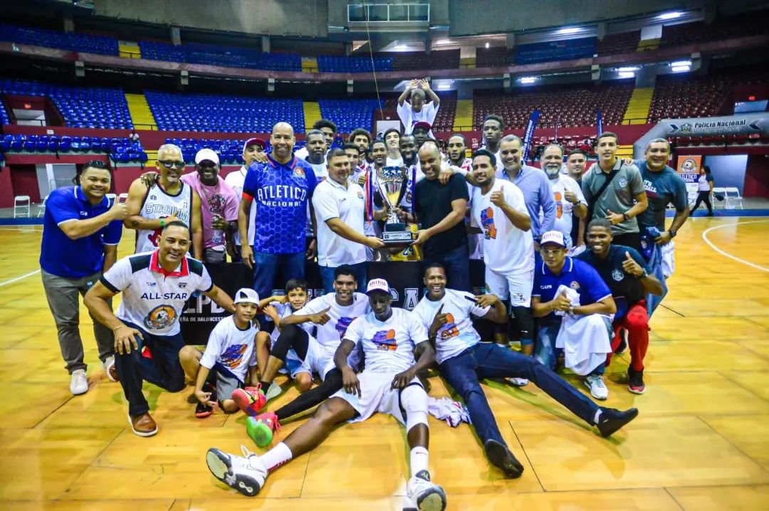 #LPBPanama 
Atlético Nacional se llevó el quinto juego y es el nuevo campeón de la <a href="/LPBPanama/">LPB Panamá</a>
canchalatina.com/2022/12/12/atl…