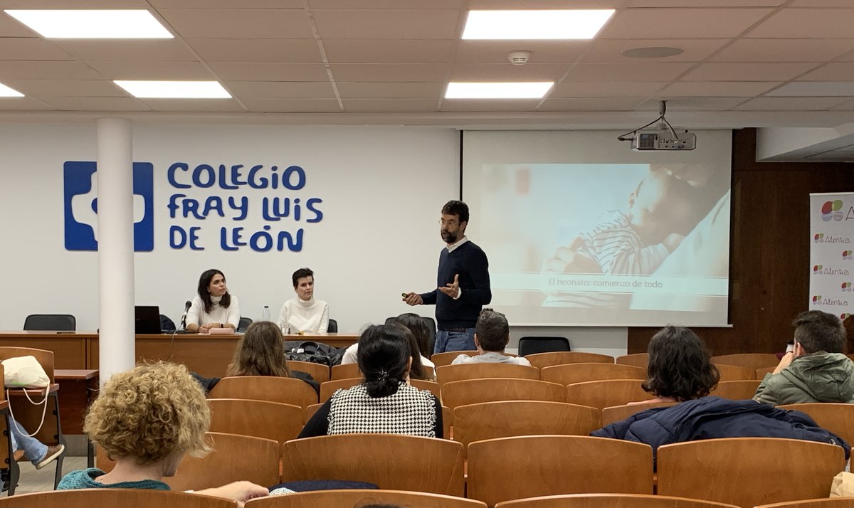 FrayLuisSCJ's tweet photo. Ayer por la tarde los padres de nuestros alumnos de #Infantil pudieron disfrutar de un taller sobre crianza, apego y vínculo, con Rafa Guerrero y nuestra orientadora Mª José.

#FrayLuisOrientación #TallerCrianza #EducarenPositivo #EducarParaLaVida https://t.co/CE5hFXbC6a