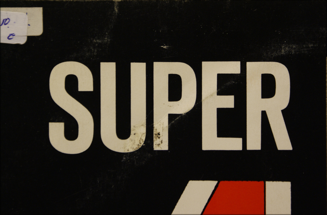 twittert officieel de totstandkoming van één van mijn wandjes op locatie uit het youtube archief #collage #mural #live #trash youtube.com/watch?v=sDq5bl…