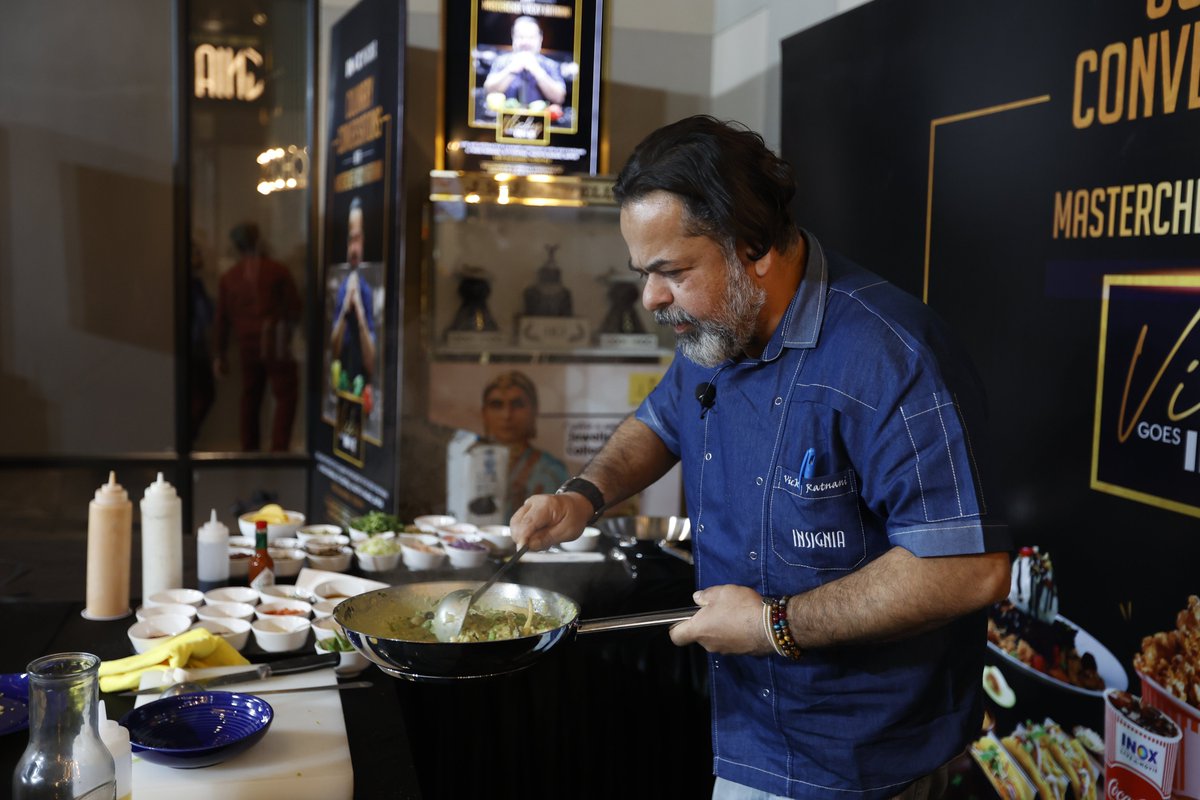 INOXMovies's tweet photo. Enjoy glimpses from the live & interactive Culinary Conversations with our Masterchef @VickyRatnani at G.T Central Mall, Jaipur. Everyone present loved the gourmet session with #VickyTheChef!
#INOXXVicky #gourmetfood #INOX #LiveTheMovie https://t.co/SkQkV8sgVs