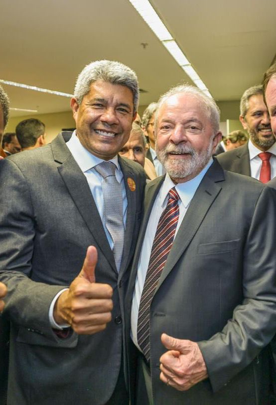 Jeronimoba13's tweet photo. Ainda sobre ontem, a minha foto com o primeiro presidente a ser eleito e diplomado pela 3ª vez. O nosso @LulaOficial! Que Orgulho! Que venha a posse pra o Brasil ser feliz outra vez! #Jero #DiplomaçãoDoLula 

📸 @ricardostuckert https://t.co/FpEWjOShWW