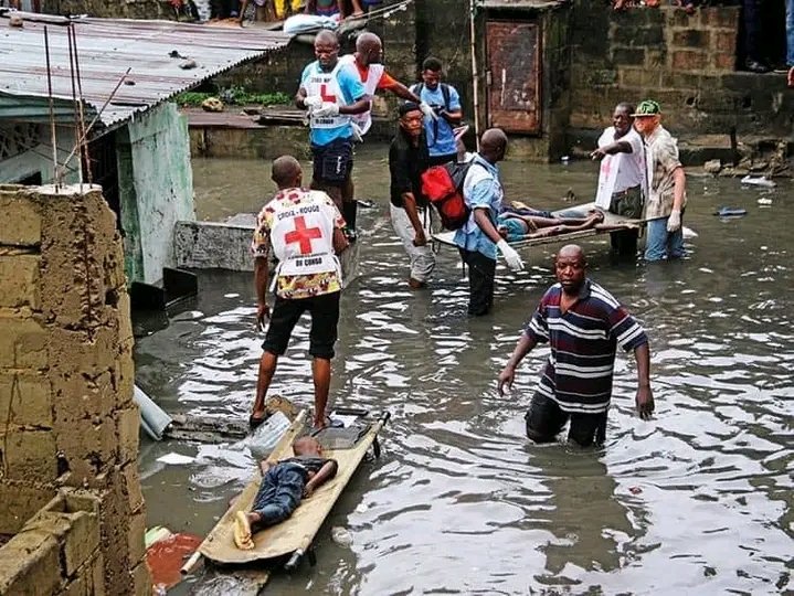PHONE_PLUS_001's tweet photo. RDC - Société :Forte Pluie à Kinshasa : 15 morts dans la commune de Mont-ngafula https://t.co/E52PS0nq8m https://t.co/mBfDinT8Wv