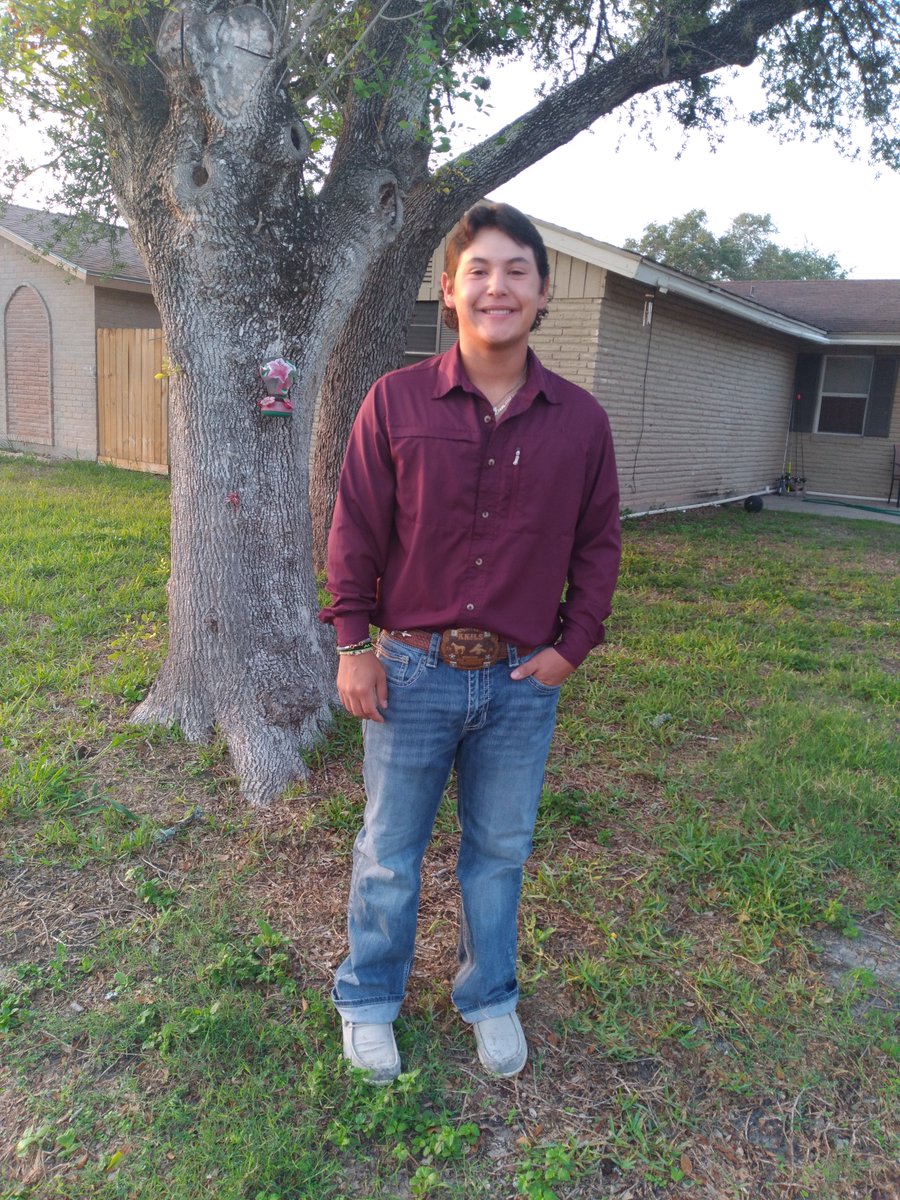 SrResendez's tweet photo. Happy Birthday to my partner!! Blessed we are as men, to raise men! Thankful for the privilege! Proud of you! Happy 17th!!love you! https://t.co/JUXZJ5Gvzp