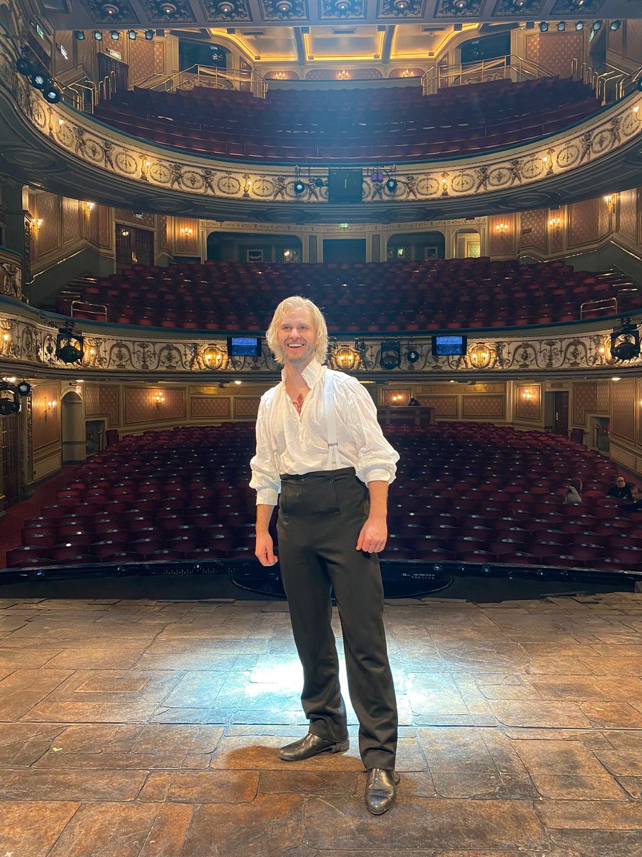 Matty_Dale_'s tweet photo. I did a thing yesterday…fulfilling a boyhood dream playing Jean Valjean in our cover run @lesmisofficial An honour and a privilege! And what a supportive company to a part of as well! Major box ticker this ✅😆😆👍🏻👍🏻❤️❤️ #lesmis #coverrun #sondheimtheatre #valjean https://t.co/4gRGNRXpkV