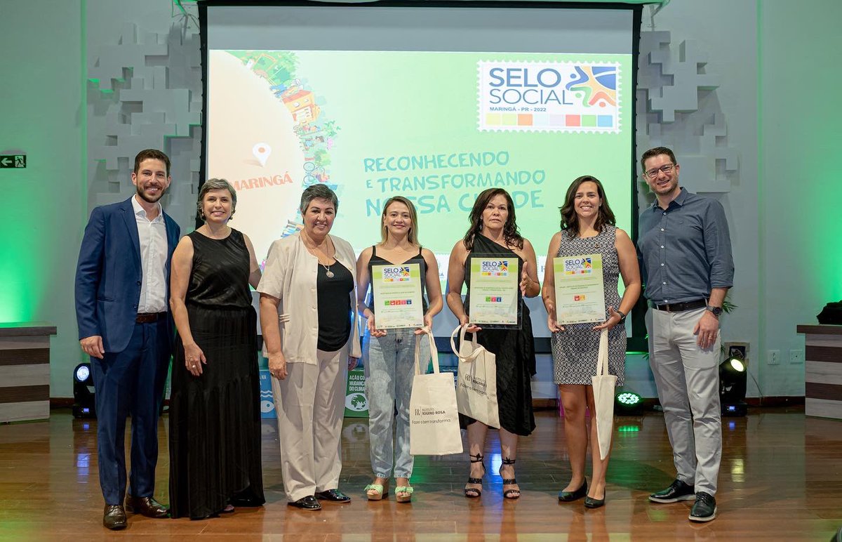 UlissesMaia's tweet photo. Maringá é a 1° cidade do Paraná a implantar o Programa Selo Social 🚀👏🏼 

Recebemos certificação por SETE projetos municipais inscritos no programa, que reconhece projetos de impacto social com base nos Objetivos de Desenvolvimento Sustentável da ONU 😲 https://t.co/9dBYEg9H6Z