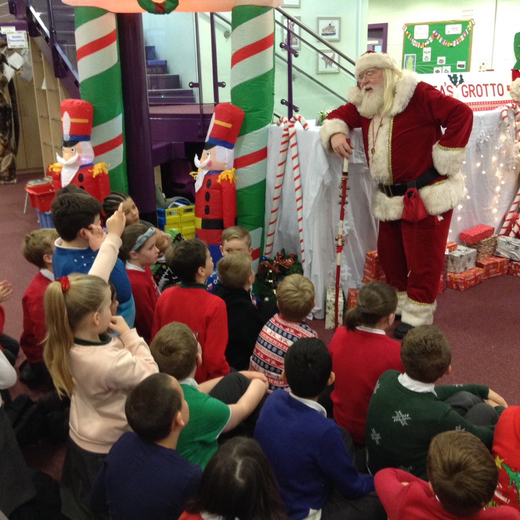 springwoodyear5's tweet image. Santo came to visit today HoHoHo! #swhvalues #swhvisitor