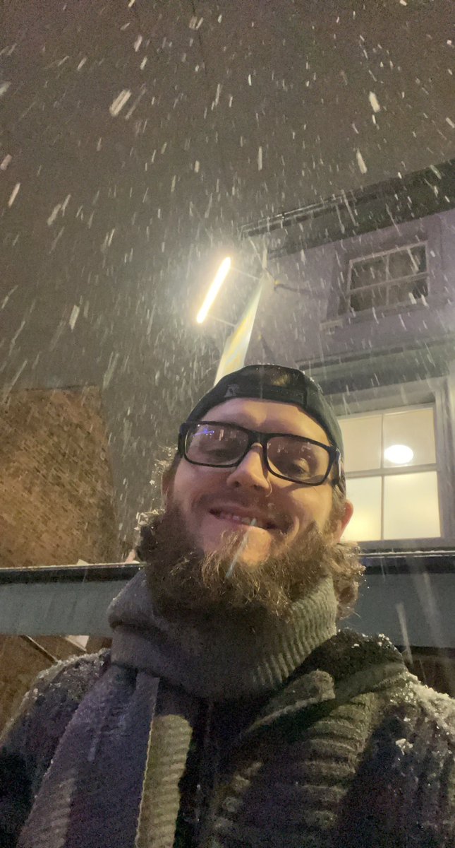 bj4dayz's tweet photo. Snow day ❄️ https://t.co/COHjgJPGaD