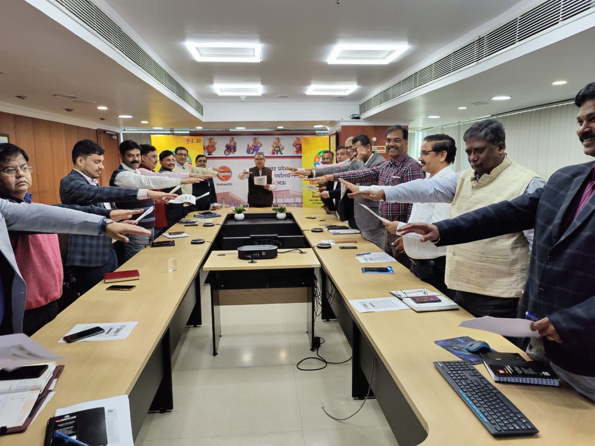 IOCL Uttar Pradesh (@iocl_up) on Twitter photo Security Week kickstarted at <a href="/IOCL_UP/">IOCL Uttar Pradesh</a> with Shri Sanjiv Kakkar, ED&SH administering the Security pledge to HODs and IOCians. The entire week will be dedicated to various activities reiterating the importance of Security in our daily work. Security Week kickstarted at <a href="/IOCL_UP/">IOCL Uttar Pradesh</a> with Shri Sanjiv Kakkar, ED&SH administering the Security pledge to HODs and IOCians. The entire week will be dedicated to various activities reiterating the importance of Security in our daily work.