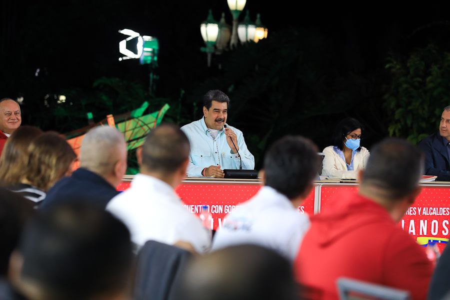 La noche de este lunes (12Dic), el Pdte. Nicolás Maduro, dijo al país que 'Hay buenas noticias sobre Venezuela y Países Bajos, mañana se sabrá por los canales oficiales'.
#YoApuestoPorVenezuela