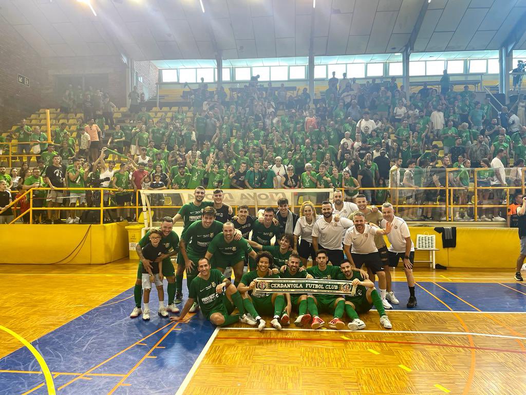 🗞️ La Segunda B se vuelve loca

🌀 Fin de semana de enfrentamientos directos y muchos cambios en la clasificación.

👇Repasamos toda la jornada👇

🔗 bit.ly/RepasoJ13Segun…