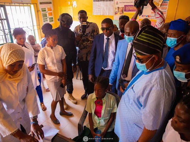 AAdeleke_01's tweet photo. I have an ambitious programme to upgrade Osun infrastructures across health, education, roads and water supply. This government will prove that good governance is possible with sincere leadership. https://t.co/fN9zhUdrWA