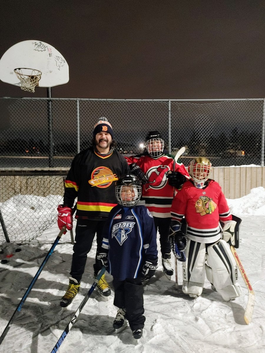 Big_G_09's tweet photo. #goodmorning ❄️ #HoneyBadger (8) #TonyO #Blackhawks #NHL out on #ODR Tendy 3-0 for #Sharks 🦈 🏒 and has 7 genos in 4 games out 🚨 I shovel a lot of snow but it's worth it 💪 #ODRSZN #ForTheKids #ferda #BullsClub 🐂 #Saskatoon 🇨🇦 #HockeyIsLife 🙌 @bearcublet1973 @burnsieoriginal https://t.co/BGPppZIFhE