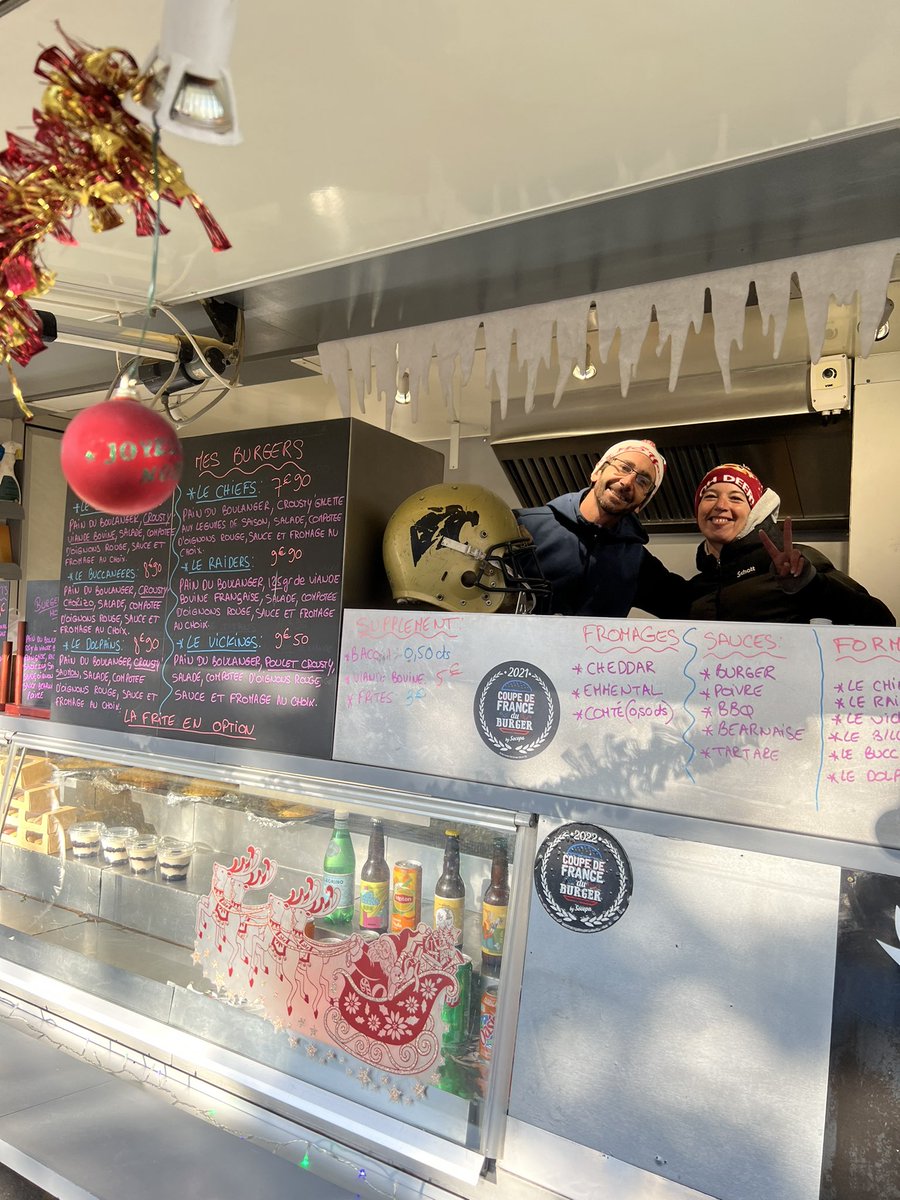 DatacenterParis's tweet photo. Every Tuesday our Customers can enjoy O’Max burger’s food truck in front of DC5 #valdoise … #comfortfood for some of them ;) https://t.co/MEpsylalLv