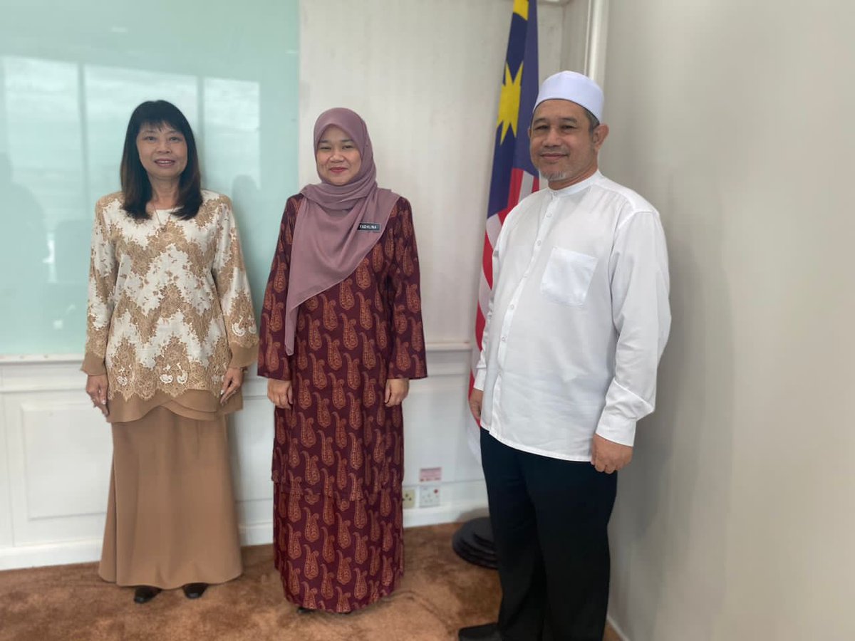 FadhlinaSidekComms tweet media