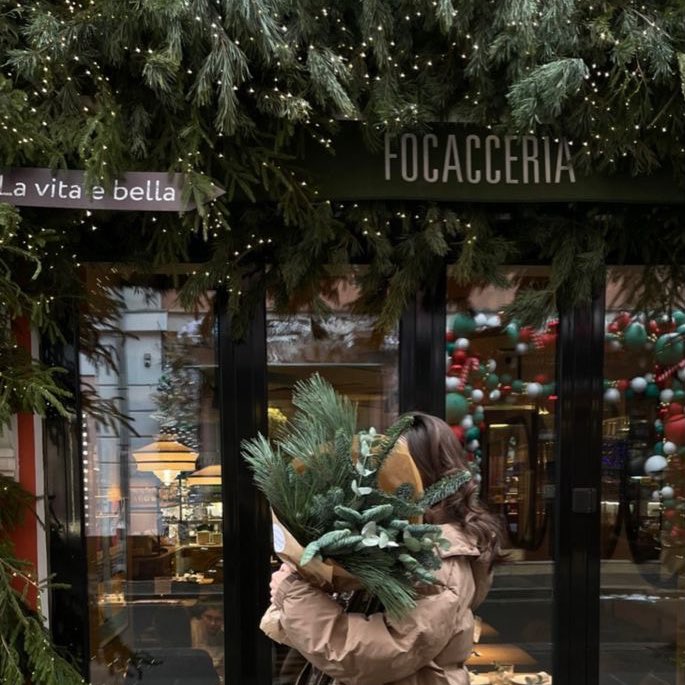 lvnareclps's tweet photo. wonderful christmastime https://t.co/UBQJJvut8p