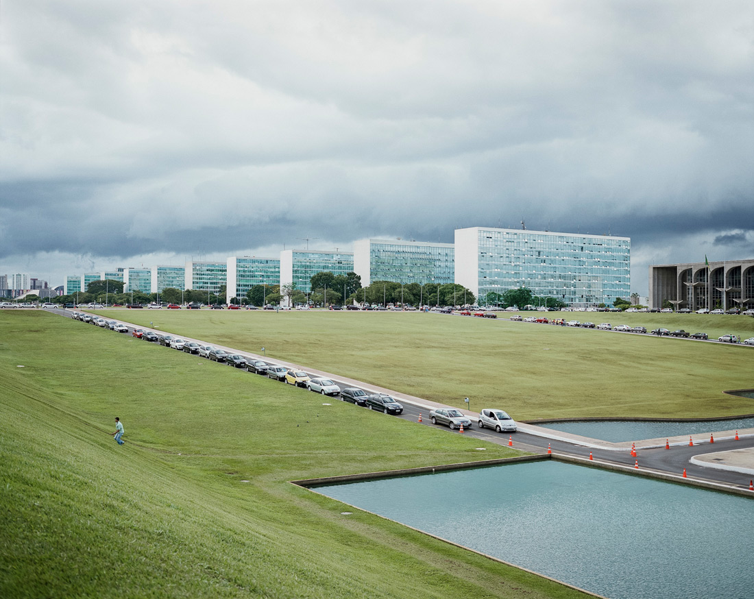 urbannext_net's tweet photo. "I walked for hours, off the map and beyond its limits into an #urbanSpace that has not yet been conceived for #walkers."
Do not miss Brasilia Off the Map by Cyrille Weiner @silverpoetics at https://t.co/3r8aNKbJVa https://t.co/pYZXQmAKbu