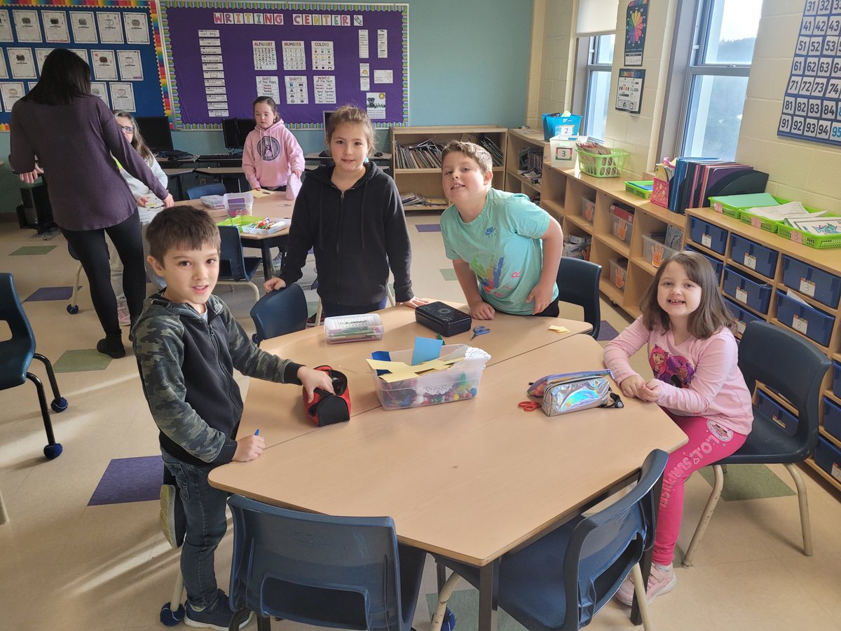 Students ⁦<a href="/HTE_K4/">HTEK4</a>⁩ creating cards for seniors! ⁦Thank you for your kindness <a href="/RMitchell_HTE/">Rodney Mitchell</a>⁩