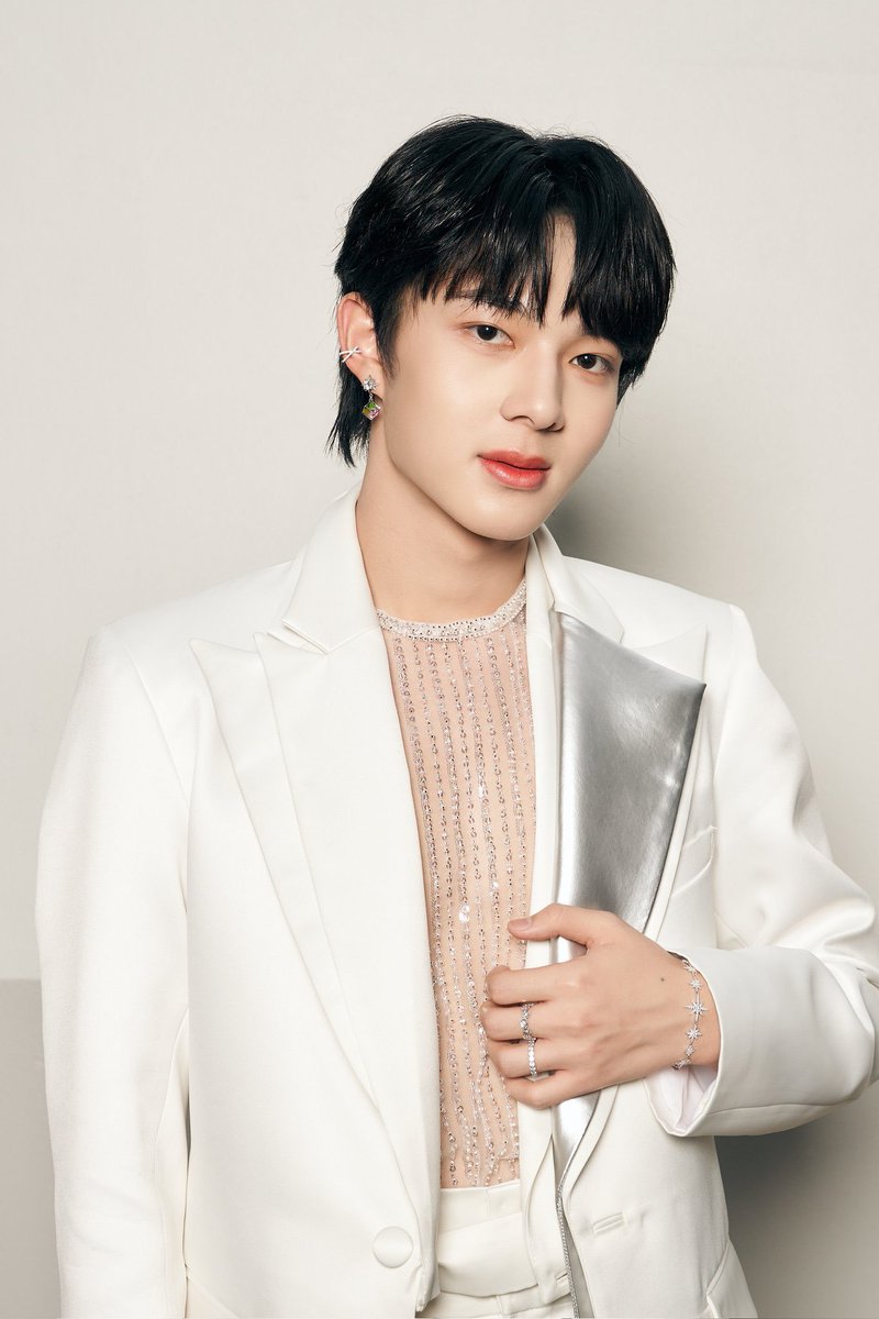 NuNew Chawarin VN Fan tweet media