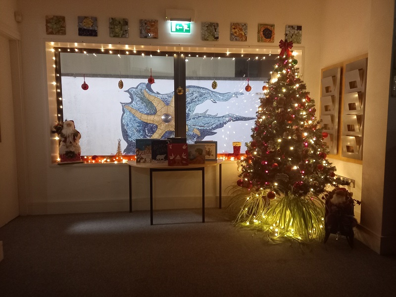 clarelibrary's tweet image. Kilkee Library
We are Christmas ready here at Kilkee Library. Drop in and pick up something good to read for all the family, to help relax over the holiday season.
#kilkeelibrary #festivereads🎄