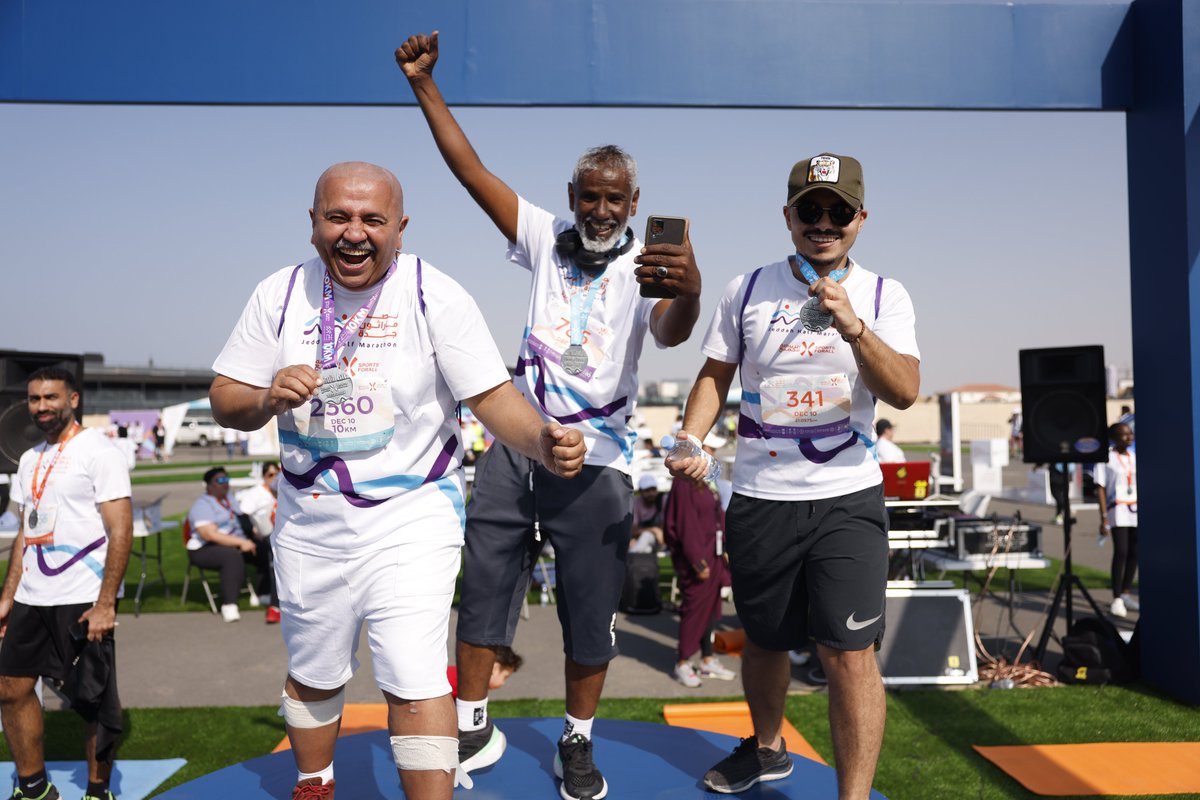 JeddahMarathon's tweet photo. فرحـة إنجاز متسابقينا في نهاية نصف #ماراثون_جدة 🔥 https://t.co/5kz01fB7bF