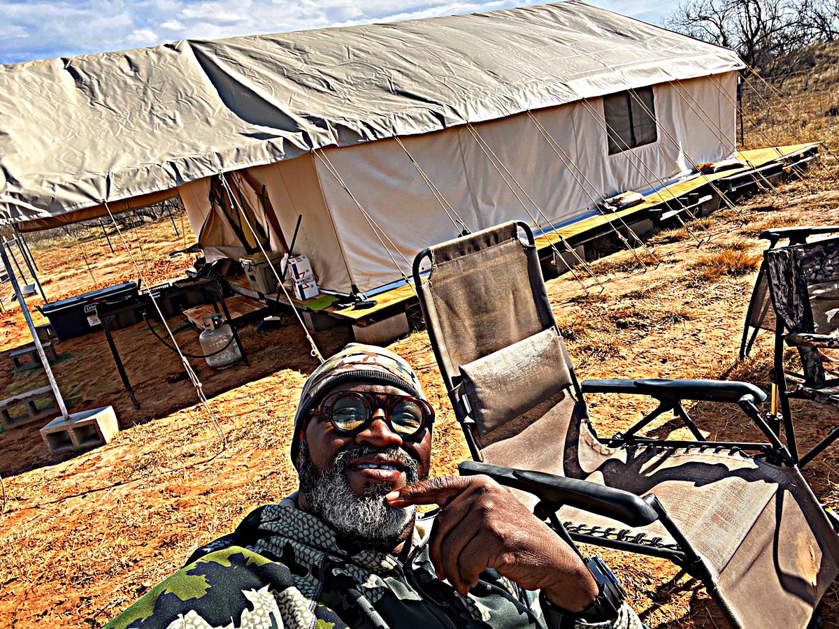 Hunting camp out here in Turkey Texas.💪🏾🇺🇸🔥👍🏾💯 #peaceful #hunting #texashunting #bbq #bbqfamily