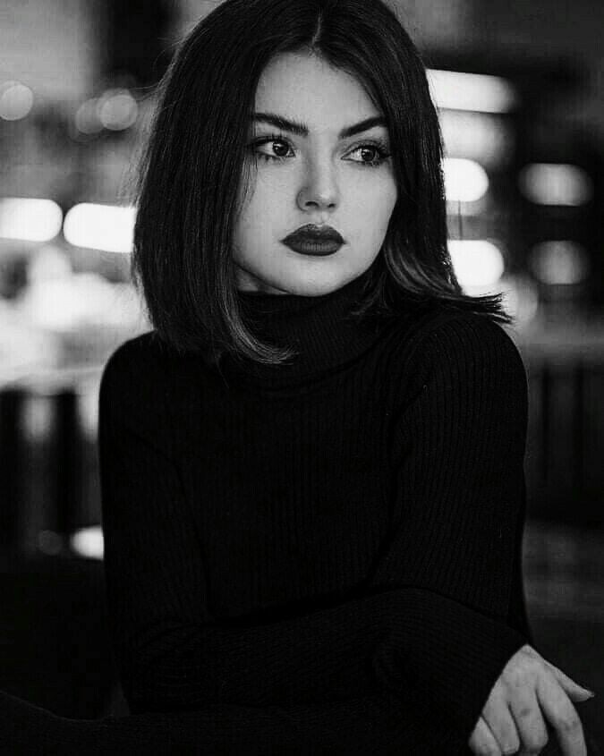 Re___4e's tweet image. حين تكون طيب القلب فإنك تتوقع أن يعاملك الناس كما تعاملهم..
احذر صديقي.. 
فهذا وهم تعيشه أنت
لتستيقظ على واقع قاسي لا يمت لطيبتك بصلة..
#لحظة_ادراك
#زهرة_البرية