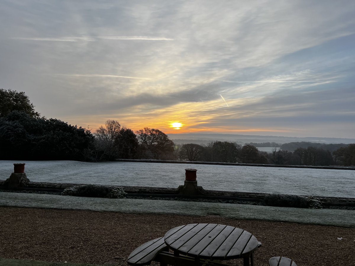rickclarke72's tweet photo. What a beautiful morning view ⁦@FrenshamHeights⁩ https://t.co/ymAvg1WsoO
