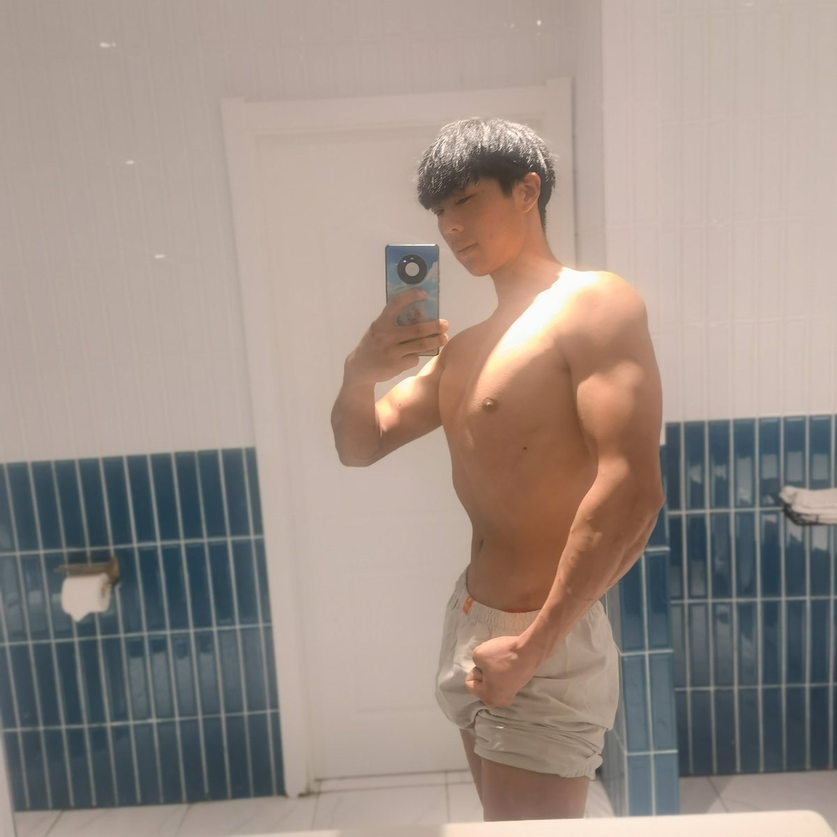 shwnto3's tweet photo. 有没有西安的夫妻，绿帽奴加我，本人24.181.155诚交朋友。非诚勿扰 
能接受播种最好 https://t.co/Cgc7LyxTYG