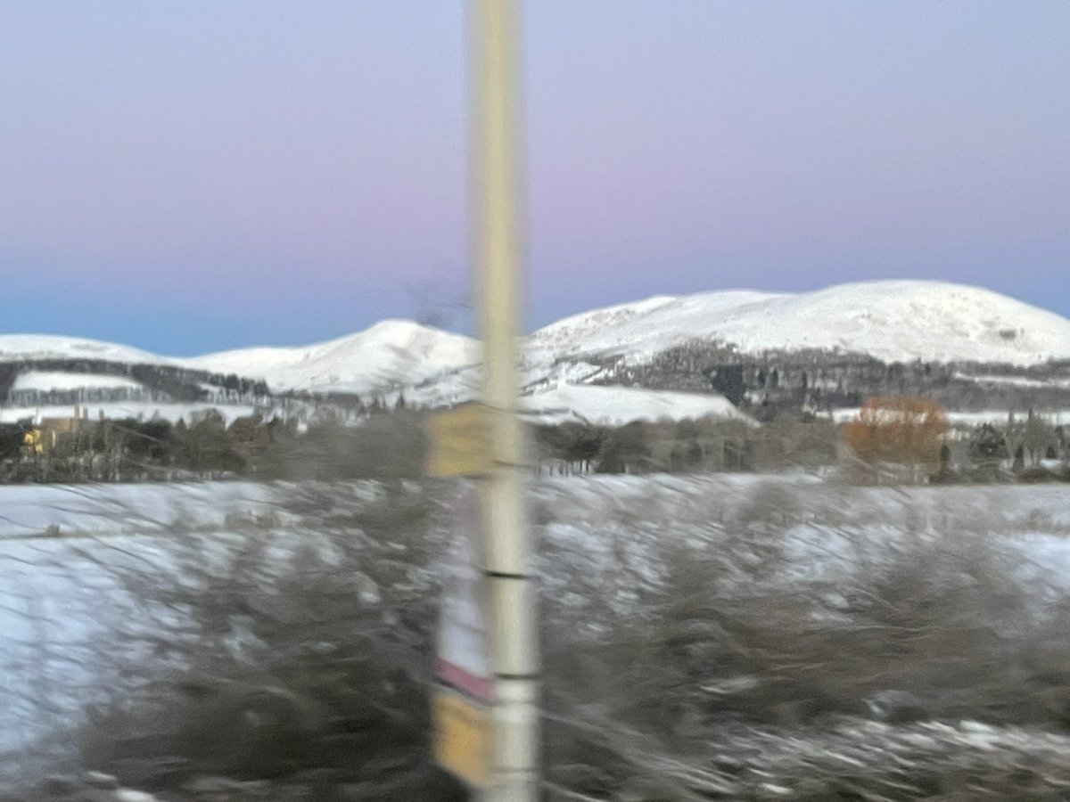 dvinchik's tweet photo. Had to scrape the frozen condensation off the inside of the window for todays shoogly bus photo. Bit parky... https://t.co/AH4IU3nj1b
