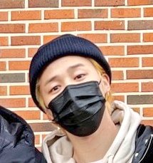 Purpleseabutter's tweet photo. 지민이 탈색함...........? https://t.co/C3PRq9pJeM