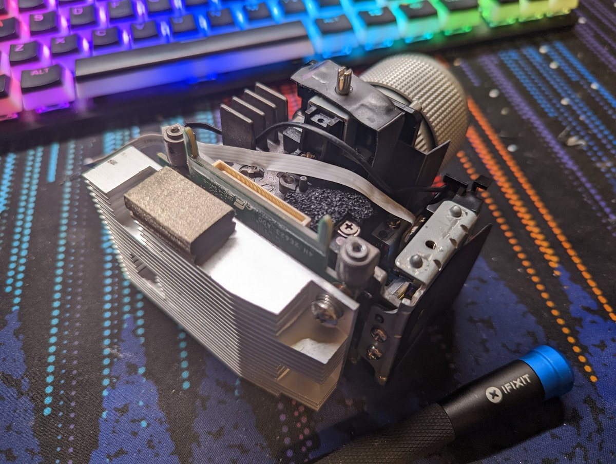 KryptonSvingar's tweet image. HT1075 optical assembly we meet again #projectorrepair