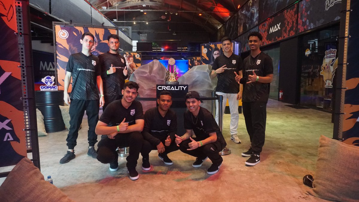 Creality3dP's tweet photo. 😆😆The competition MAX CREALITY LEAGUE has come to an end 🎊🎊
Let's take a look on some highlight of the day 🌟 #max_creality_league 

🤫Customized  trophy printed with #halotsky and #CR10_smart_pro 🏆
Missed the live? 👉https://t.co/JU7VoUdIpi https://t.co/yXJVlMqNyX