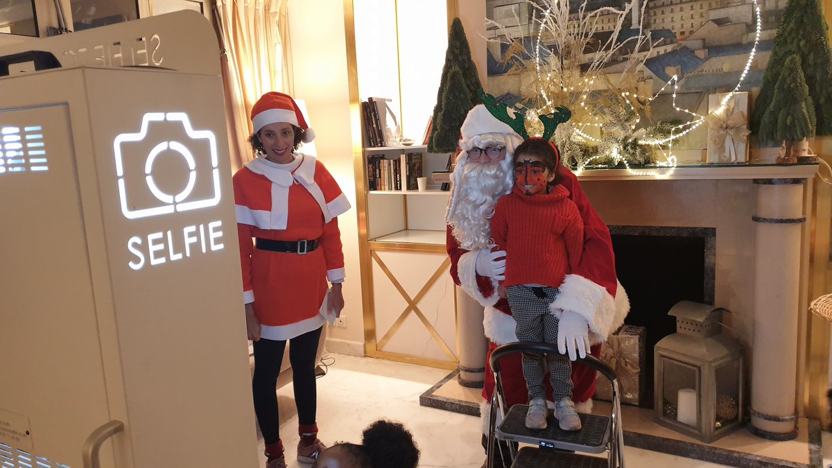 HCotillons's tweet photo. Un évènement à deux pas des Champs Elysées pour un Arbre de Noël de rêve : maquillage, spectacle, jeux en bois géants, borne photo booth et père noël.
#champsélysée #arbrenoël #évènement #événementiel #noël #maquillage #spectacle #jeuxenbois #photobooth #pèrenoël #paris #luxe https://t.co/jqDjg1l4Z5