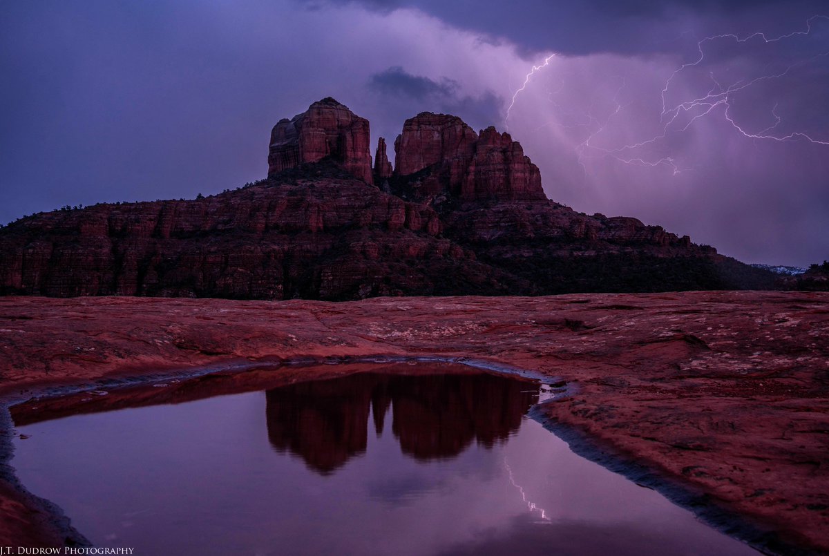 One minute you're getting pelted by snow, the next minute you're shooting bolts over Cathedral Rock. Wacky shit! #sedona #arizona #thundersnow