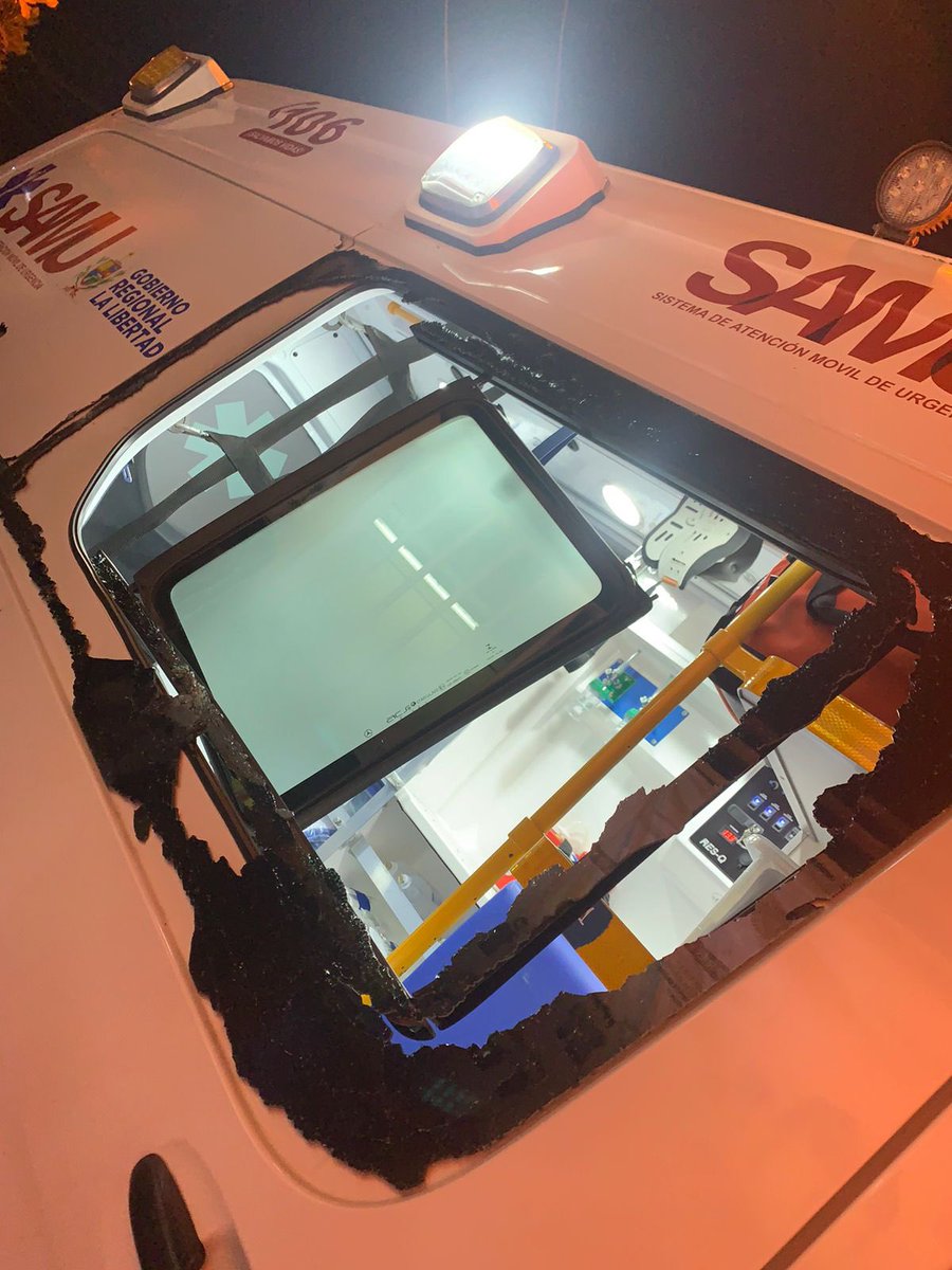 MarialeL7's tweet photo. ¡¿CÓMO 🤬 VAN A ATACAR A LAS AMBULANCIAS?! ¡QUÉ LES PASA! https://t.co/gRaGJEBNdt