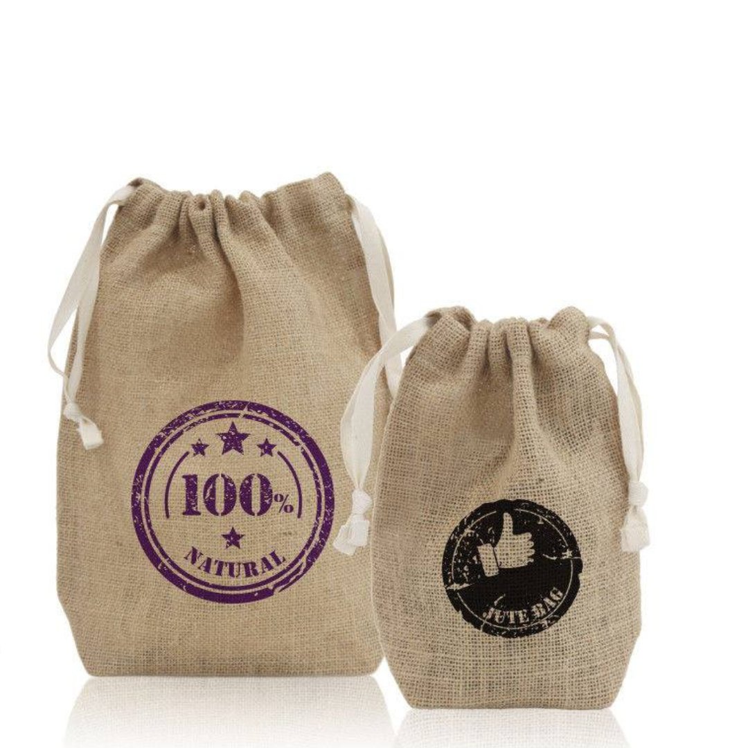 Jute drawstring bags are great for gifting or storing jewellery, makeup, candles and small trinkets. 
The drawstring closure keeps everything inside secure and the durable hessian material means that this reusable bag will last years 💚

#drawstringbag #jutebag #sustainablebag