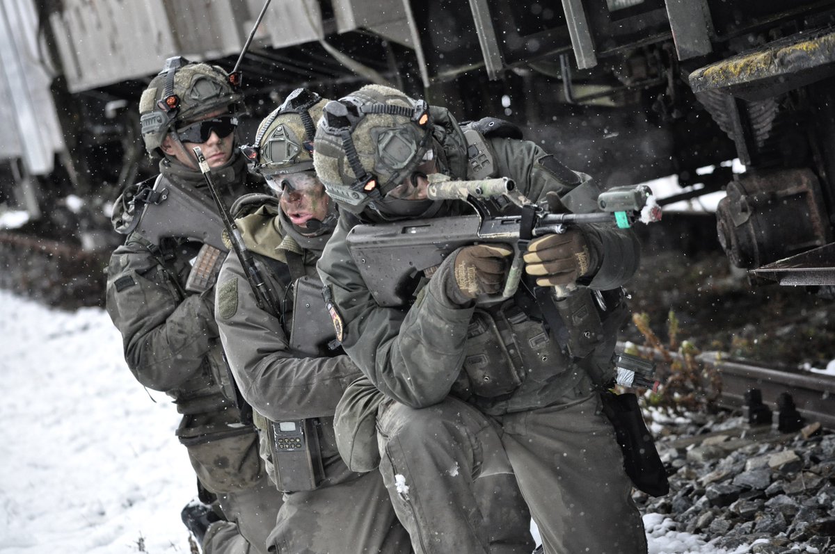 Bundesheerbauer's tweet photo. Die 3.Jägerbrigade übt gerade am Truppenübungsplatz Allentsteig. #Bundesheer https://t.co/jYFxdba0LI